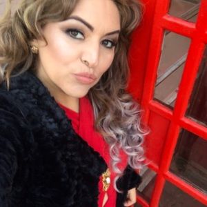 Meet your Posher, Emma